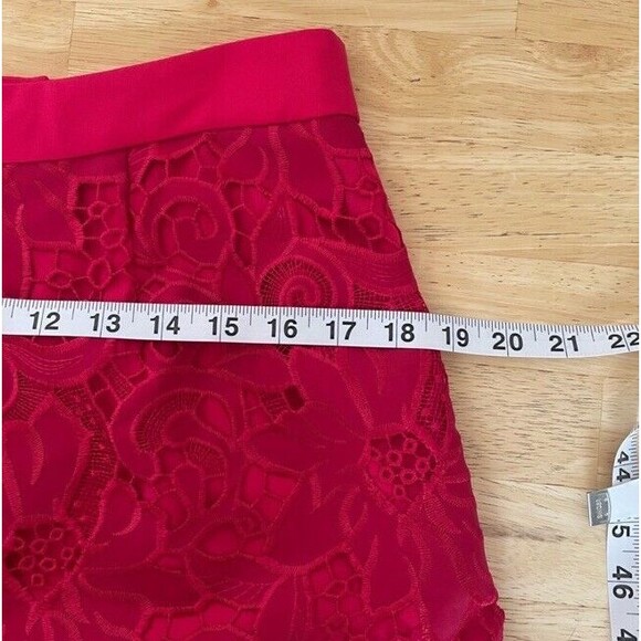 GUESS Marciano Shorts The Weekend Lace Applique Short Chenile Rose Red Classy 8 - Picture 8 of 14